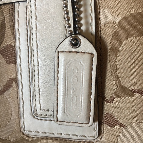 Authentic Coach handbag - Picture 3 of 8